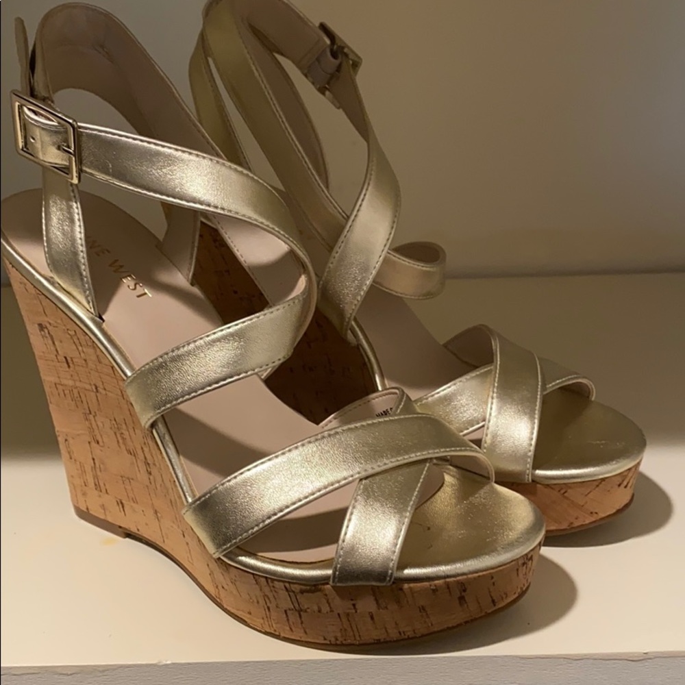 NEW Nine West 7M Champagne Cork Wedges